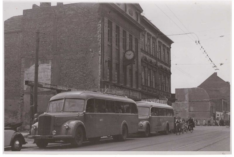 Das Stiftungsvermögen stammt aus den Erlösen des Verkaufs der Westdeutschen Zeitung durch die Stifterin. Hier eine historische Aufnahme des Verlagsgebäudes.